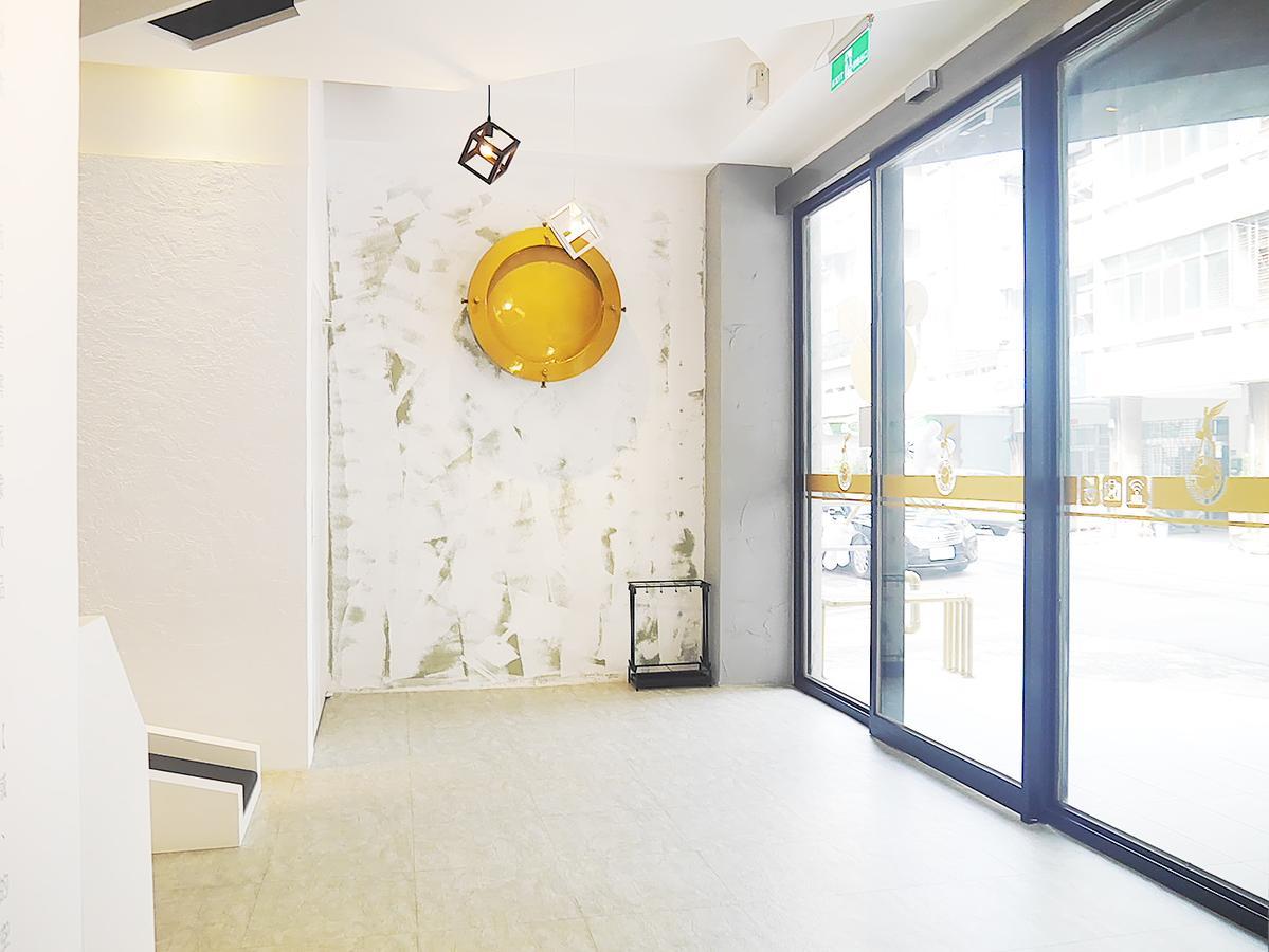 Time Flyer Hotel Taichung Bagian luar foto
