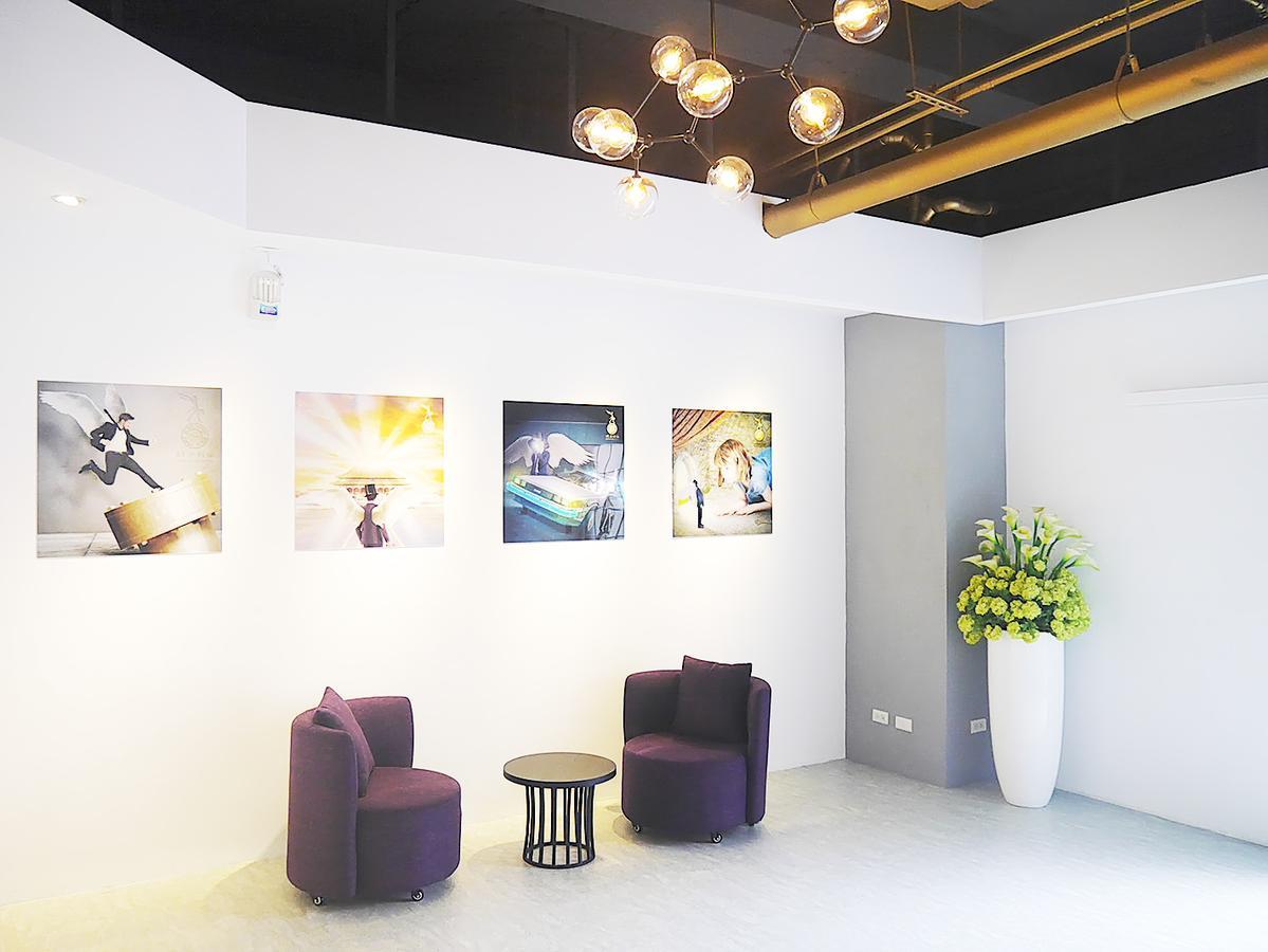 Time Flyer Hotel Taichung Bagian luar foto