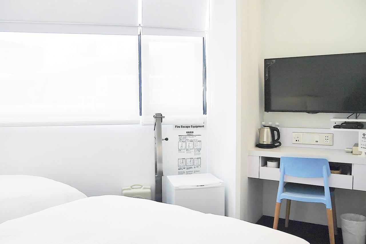 Time Flyer Hotel Taichung Bagian luar foto